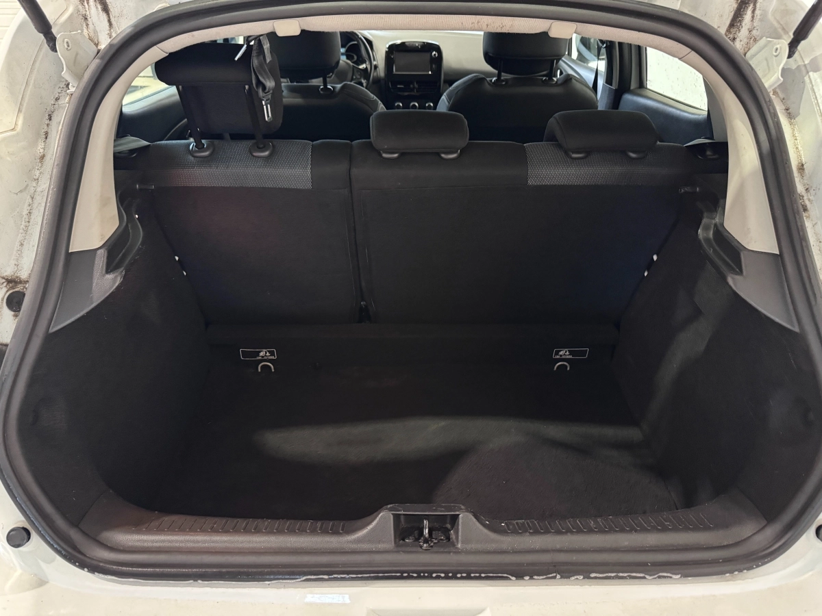 Renault Clio - photo 22