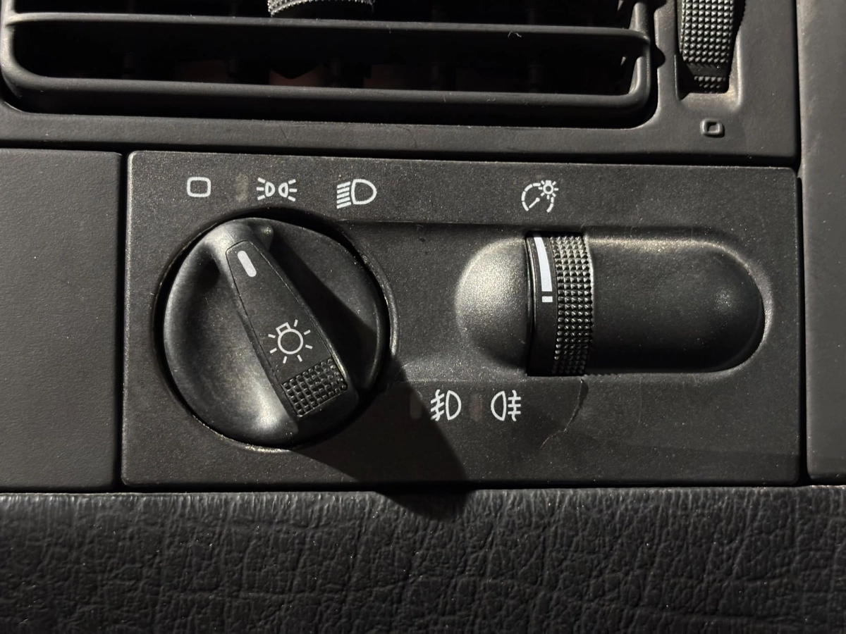Volkswagen Golf - photo 14
