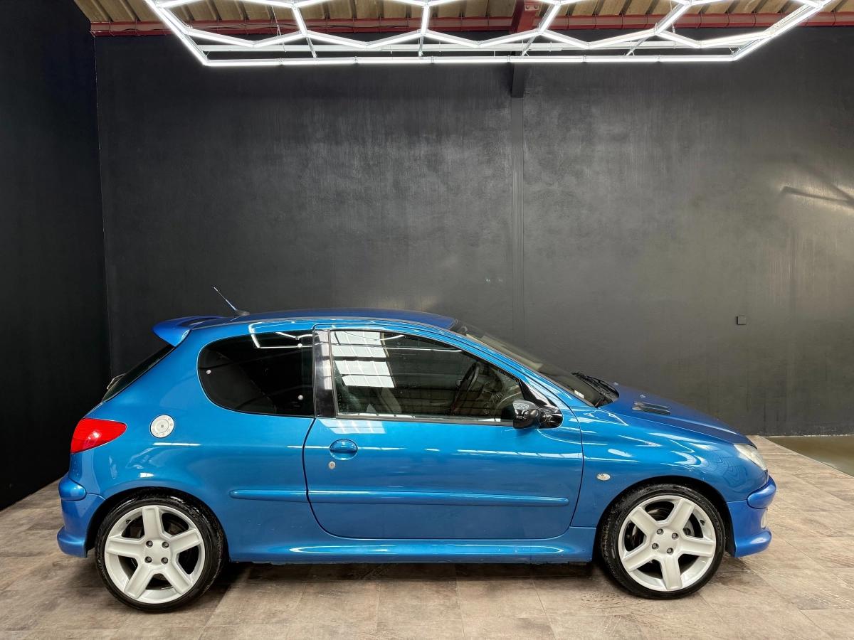Peugeot 206 2.0 180 RC