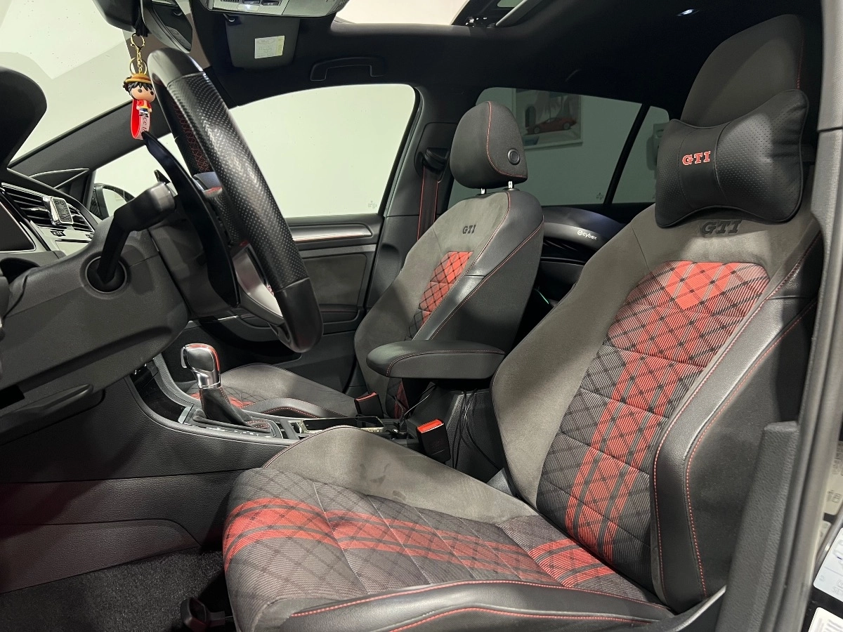 Volkswagen Golf - photo 13