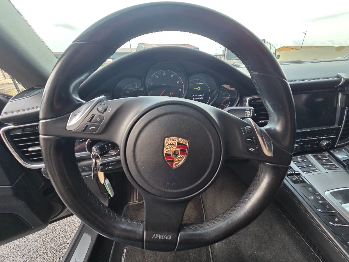 Porsche Panamera - photo 21