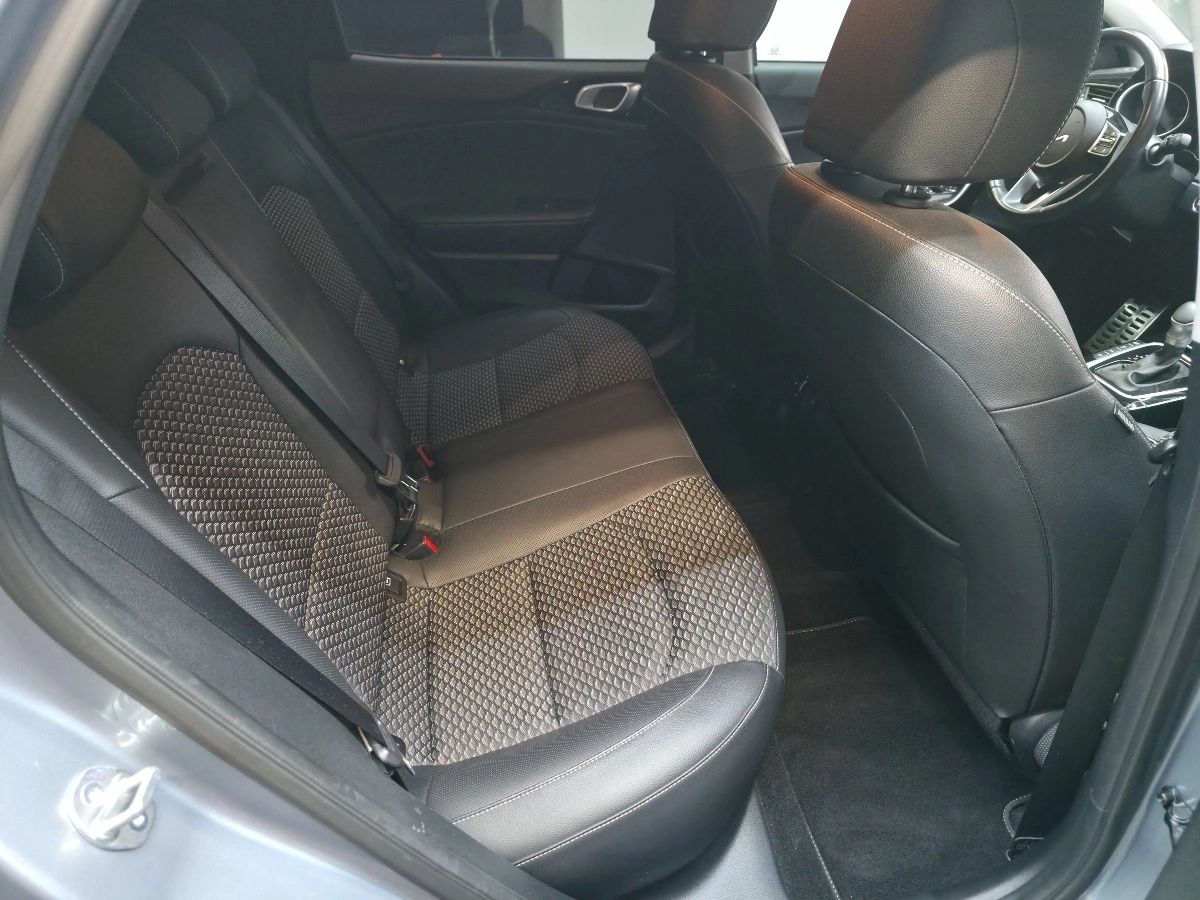 Kia Xceed - photo 24