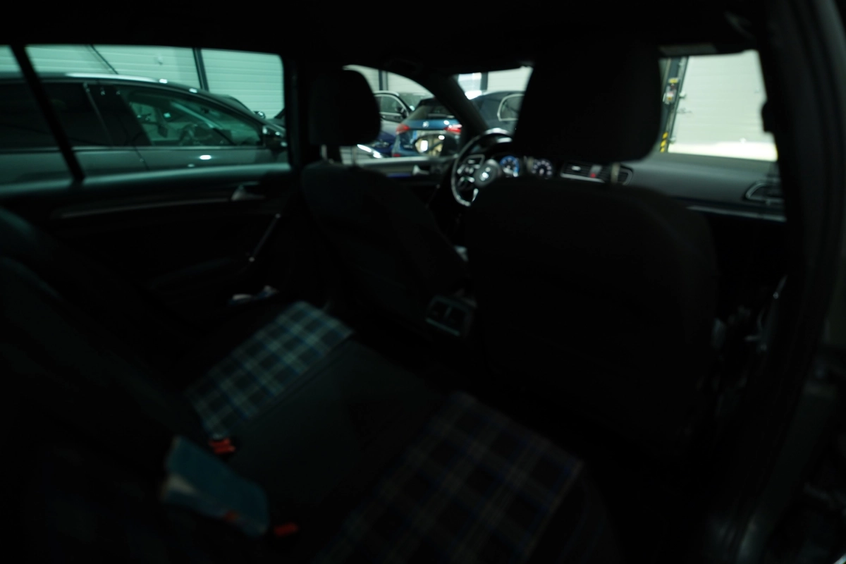 Volkswagen Golf - photo 18