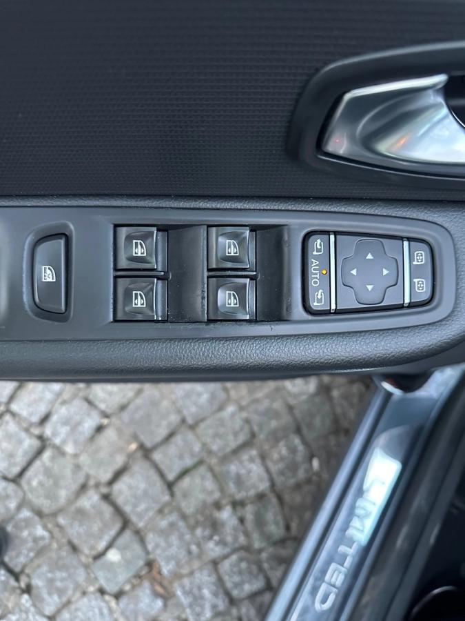 Renault Clio 0.9 TCE 75 ENERGY LIMITED