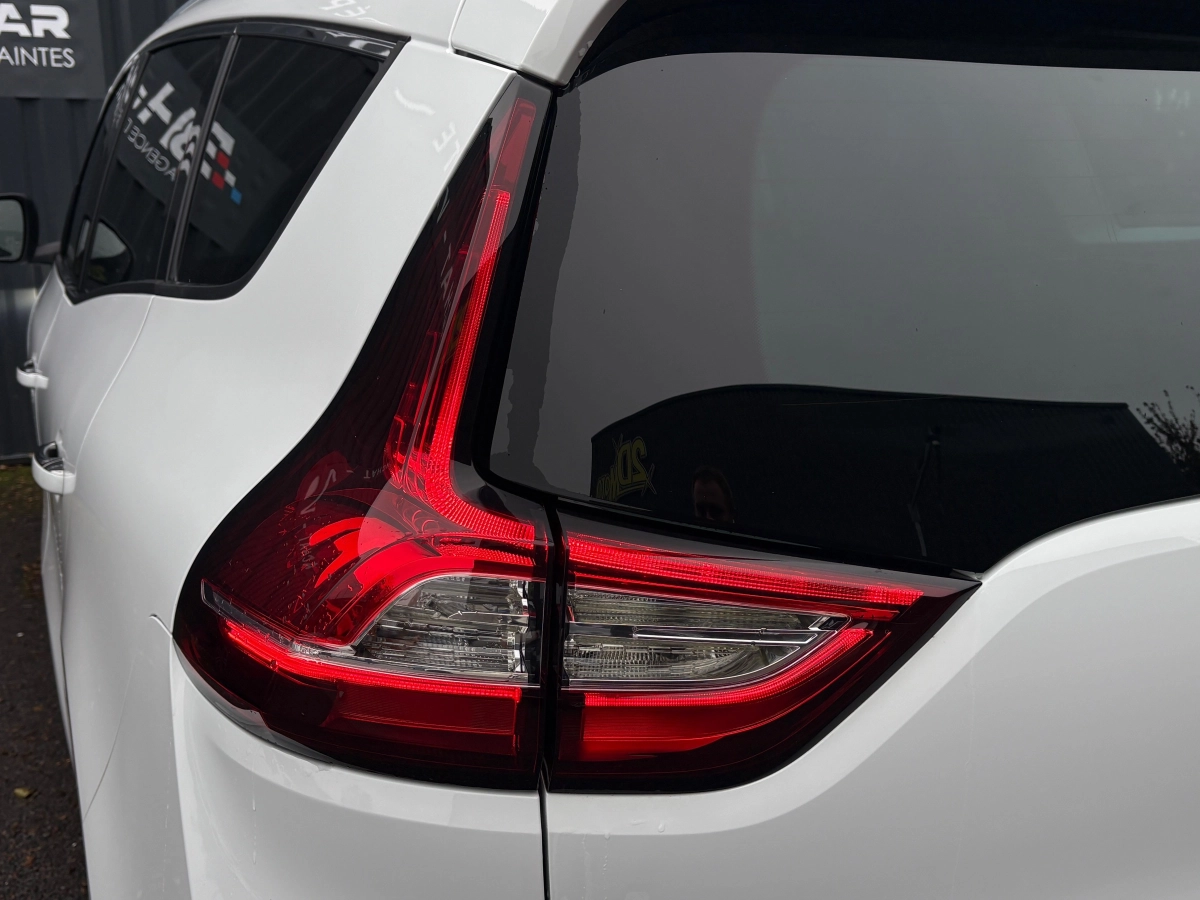 Renault Grand Scenic - photo 9