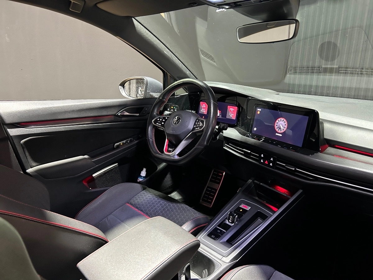 Volkswagen Golf - photo 15