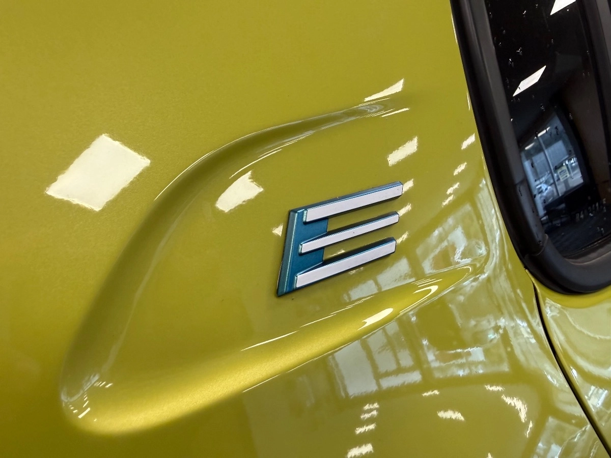 Peugeot E-208 - photo 18