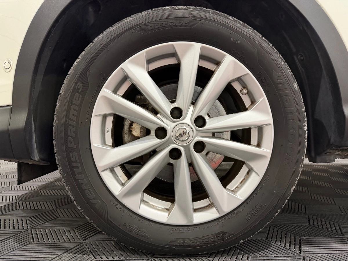 Nissan Qashqai - photo 8