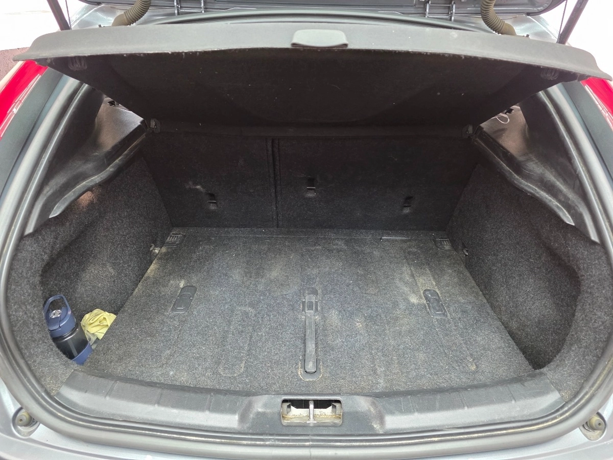 Volvo V40 - photo 26
