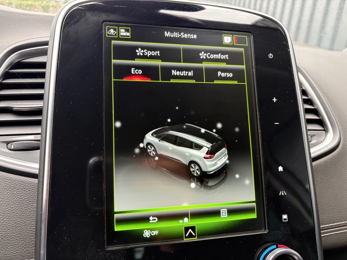 Renault Grand Scenic - photo 17