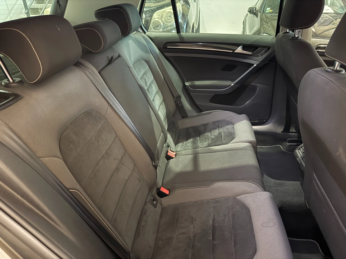Volkswagen Golf - photo 9