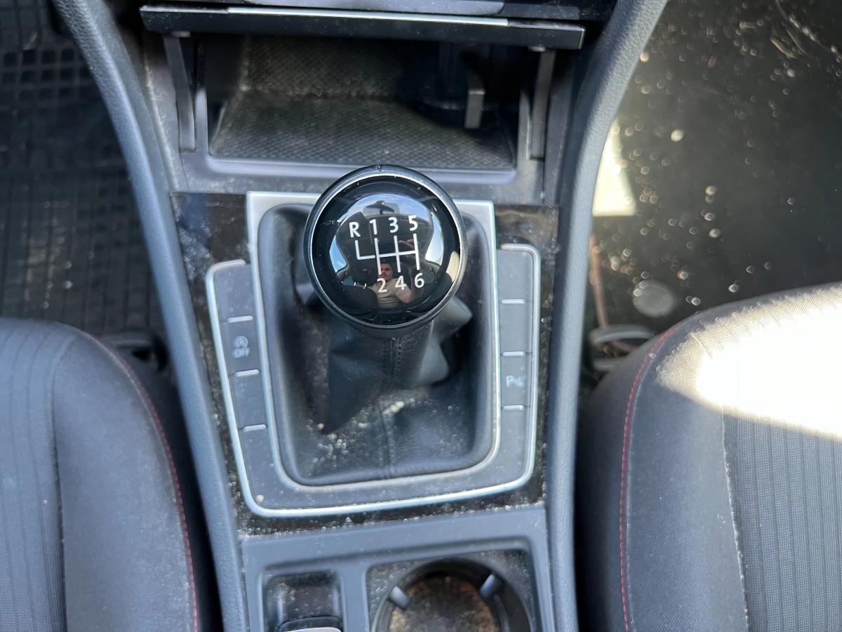 Volkswagen Golf 1.4 TSI 120 ADVANCE