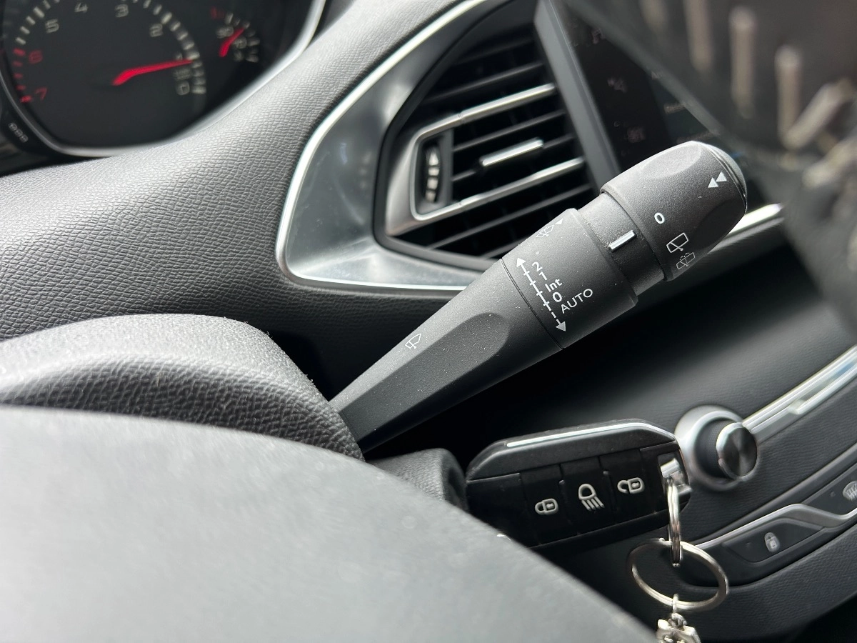 Peugeot 308 - photo 24