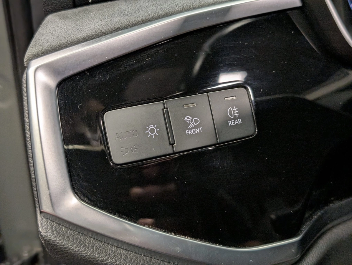 Audi Q3 - photo 11
