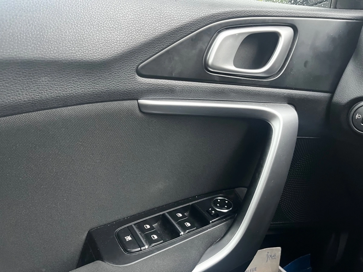 Kia Ceed - photo 12