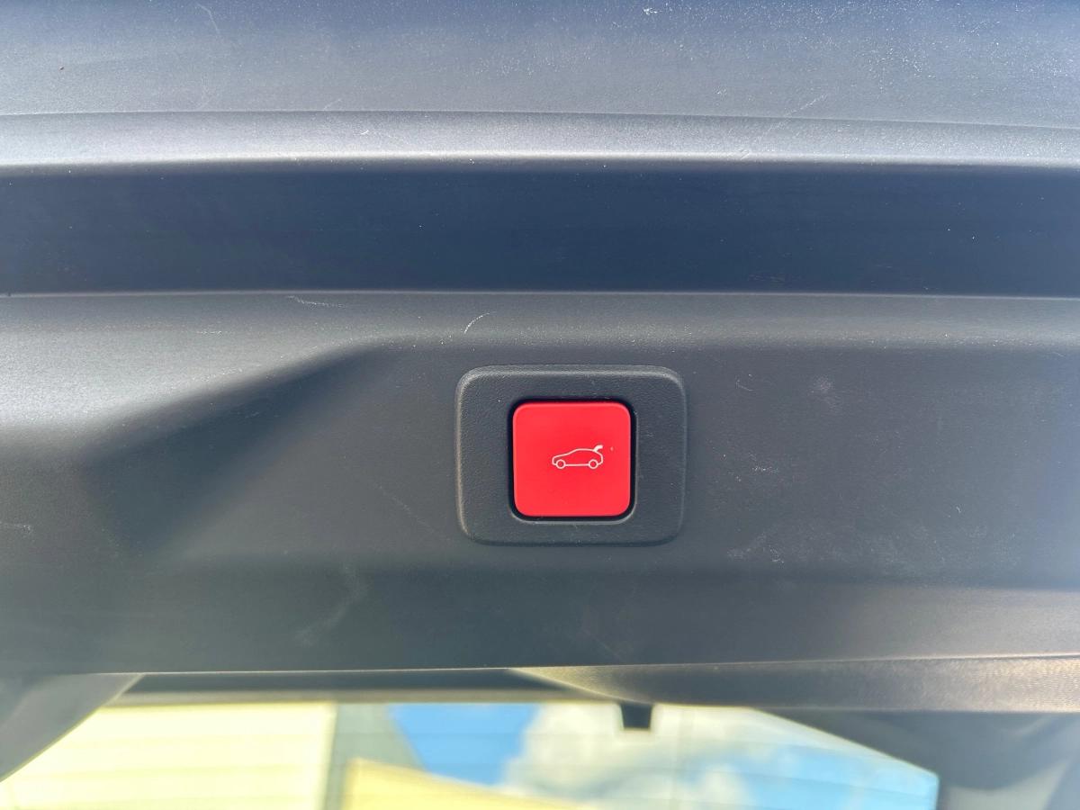 Peugeot 3008 136ch MHEV HYBRID E-DCS6 GT