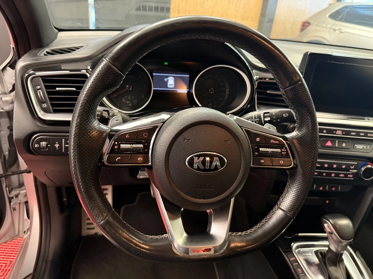 Kia Ceed - photo 16