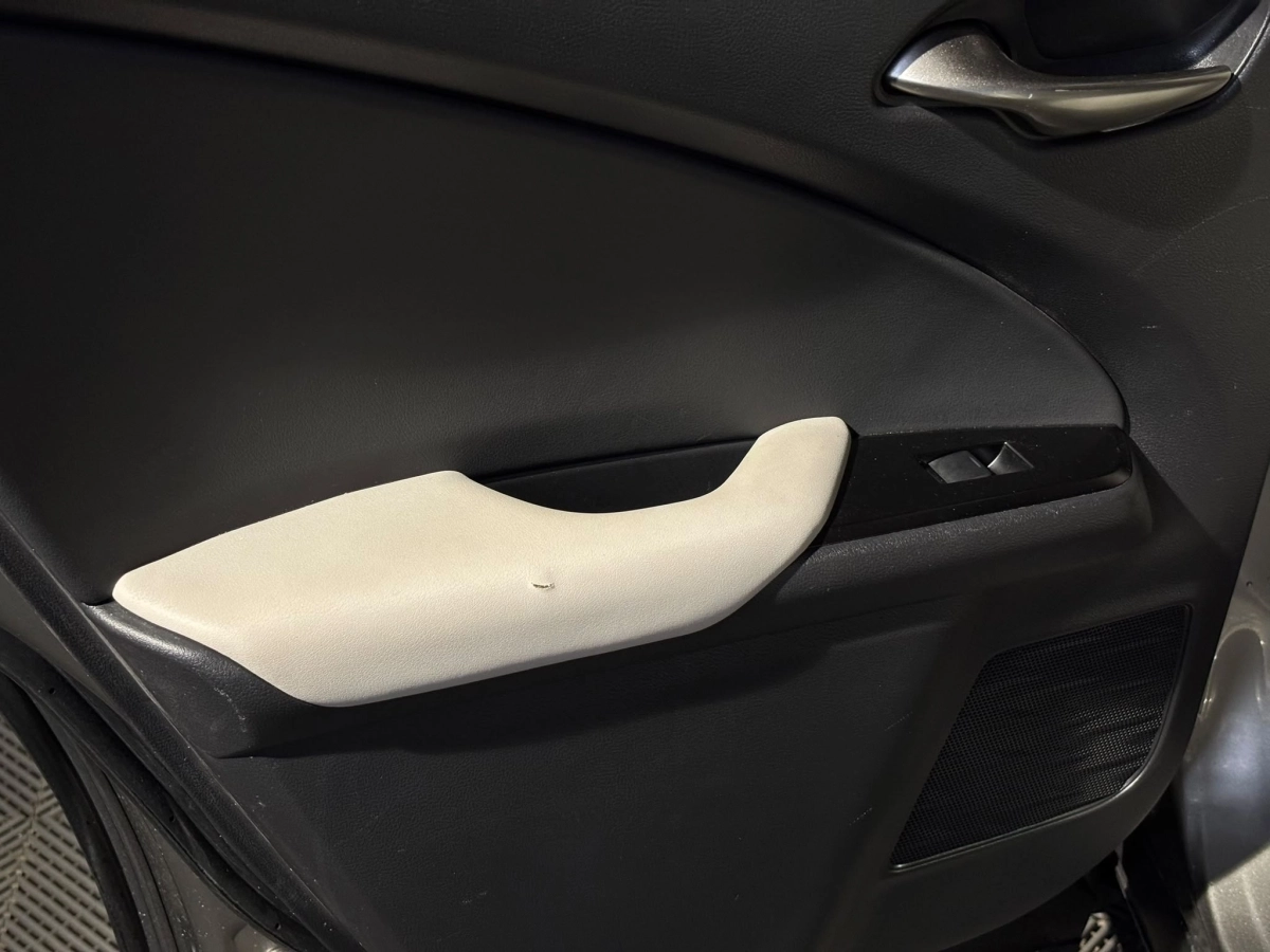 Lexus Ux - photo 26