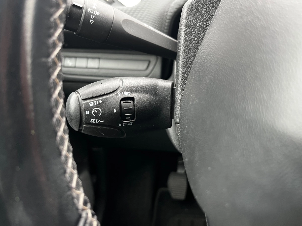 Peugeot 208 - photo 12
