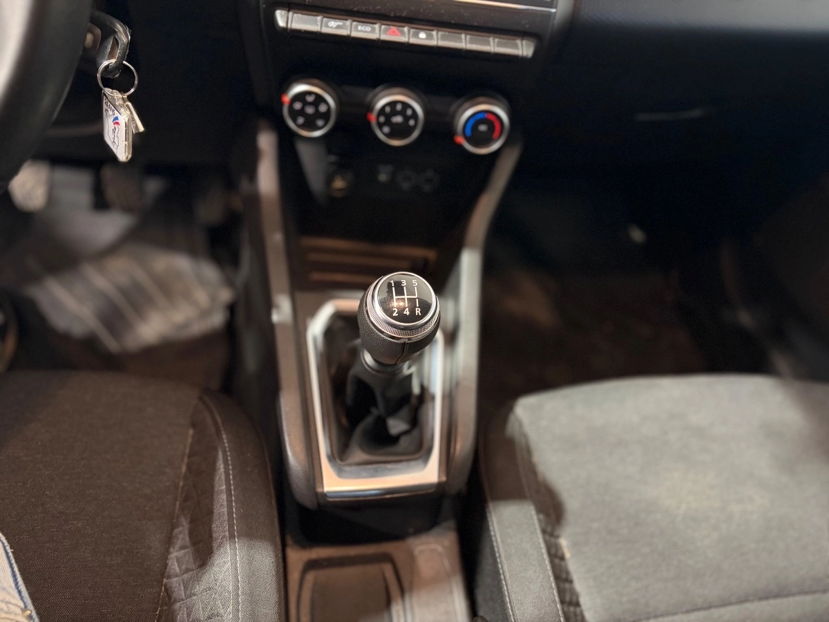 Renault Clio - photo 16