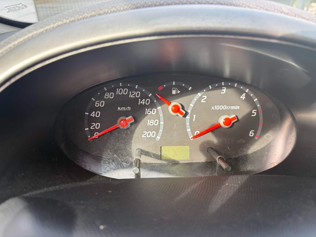 Nissan Micra - photo 15