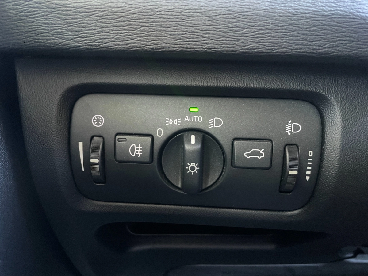 Volvo V40 - photo 20