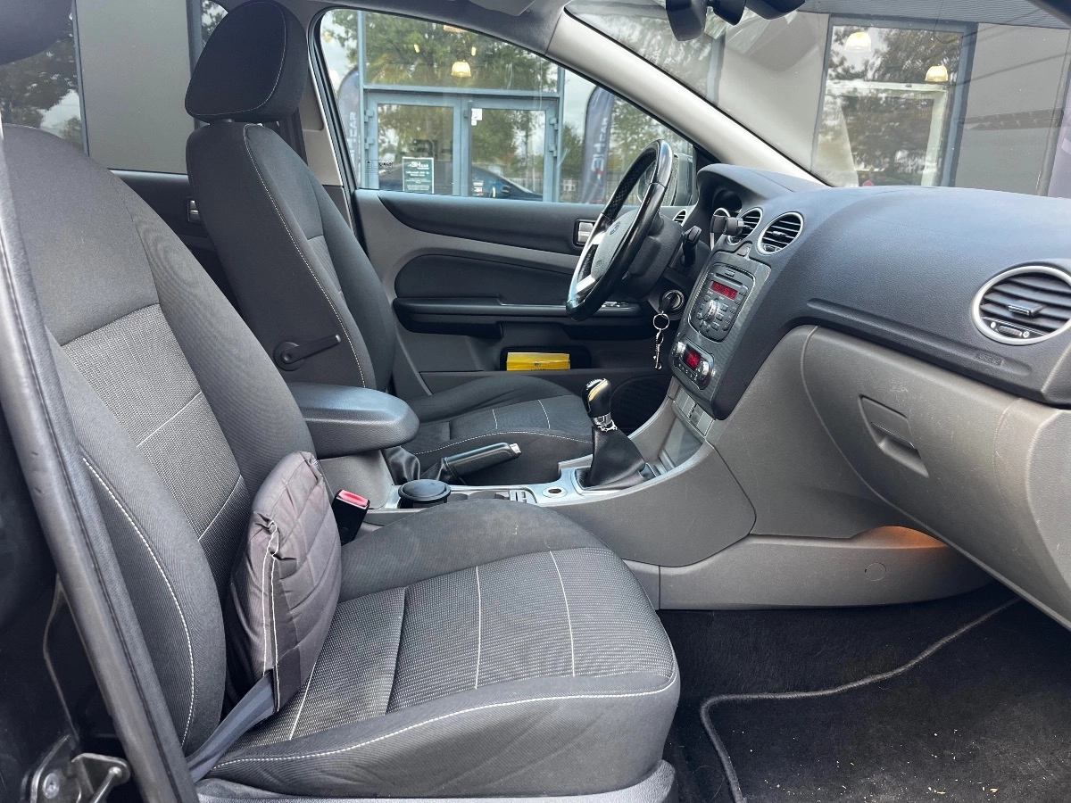 Ford Focus - photo 19
