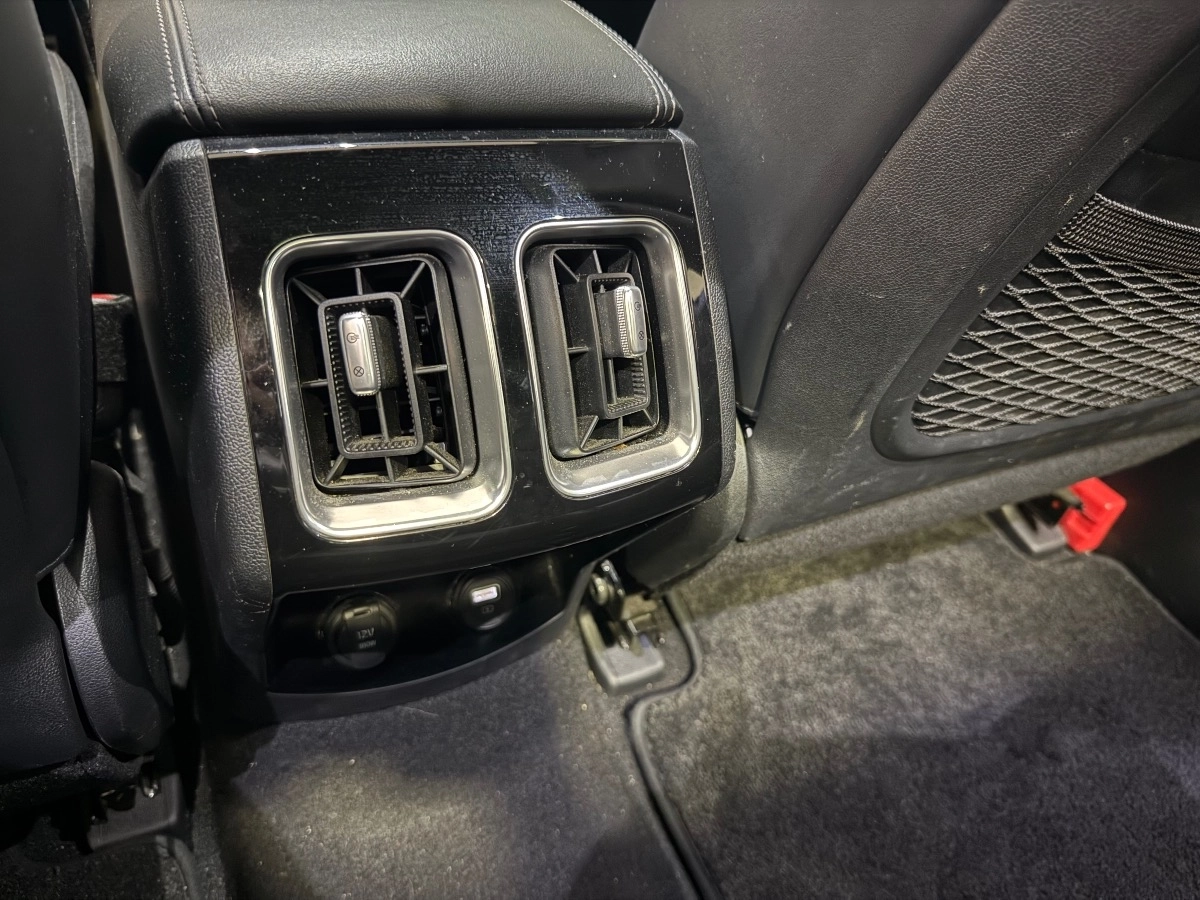 Kia Sorento - photo 27