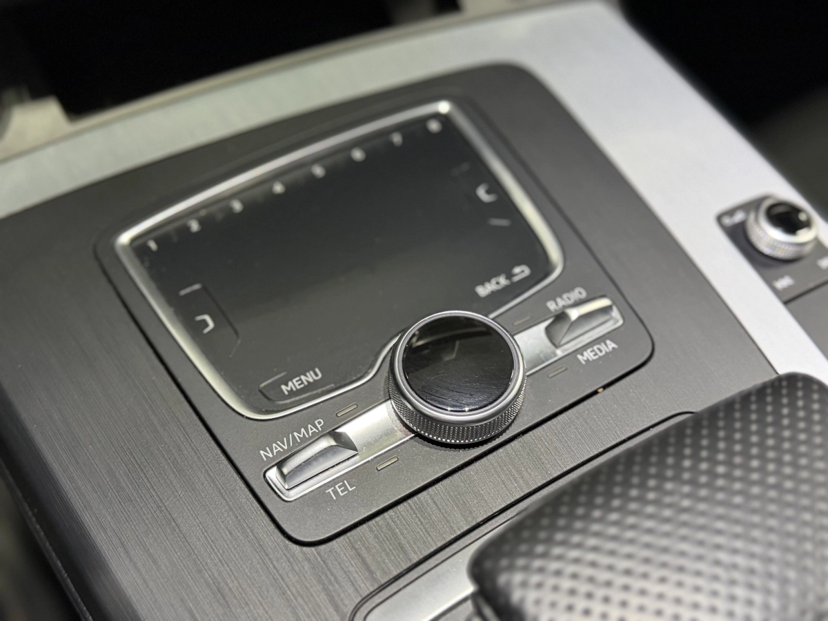 Audi Q5 - photo 21