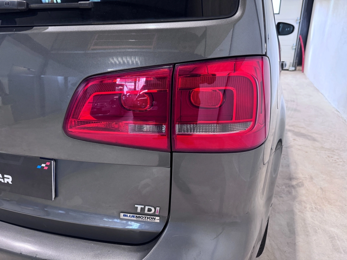 Volkswagen Touran - photo 8