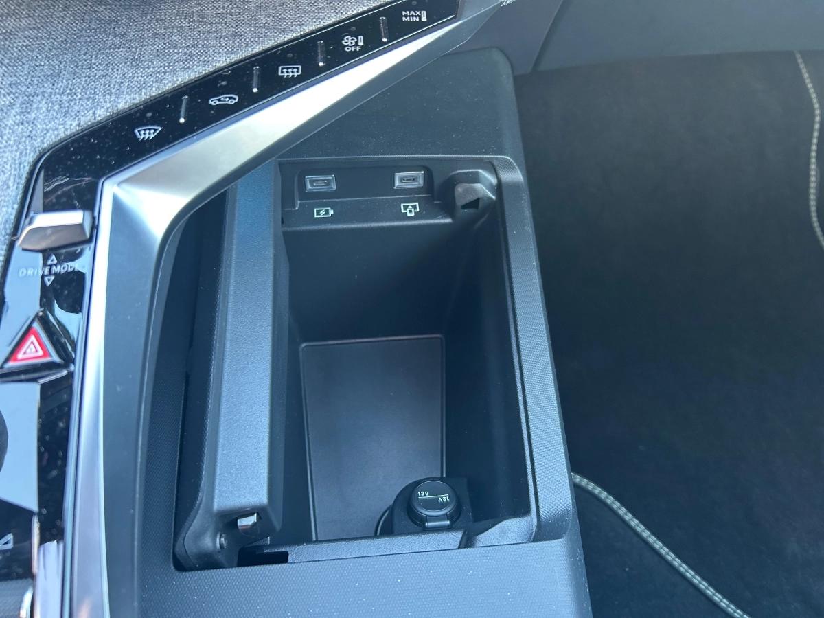 Peugeot 3008 136ch MHEV HYBRID E-DCS6 GT