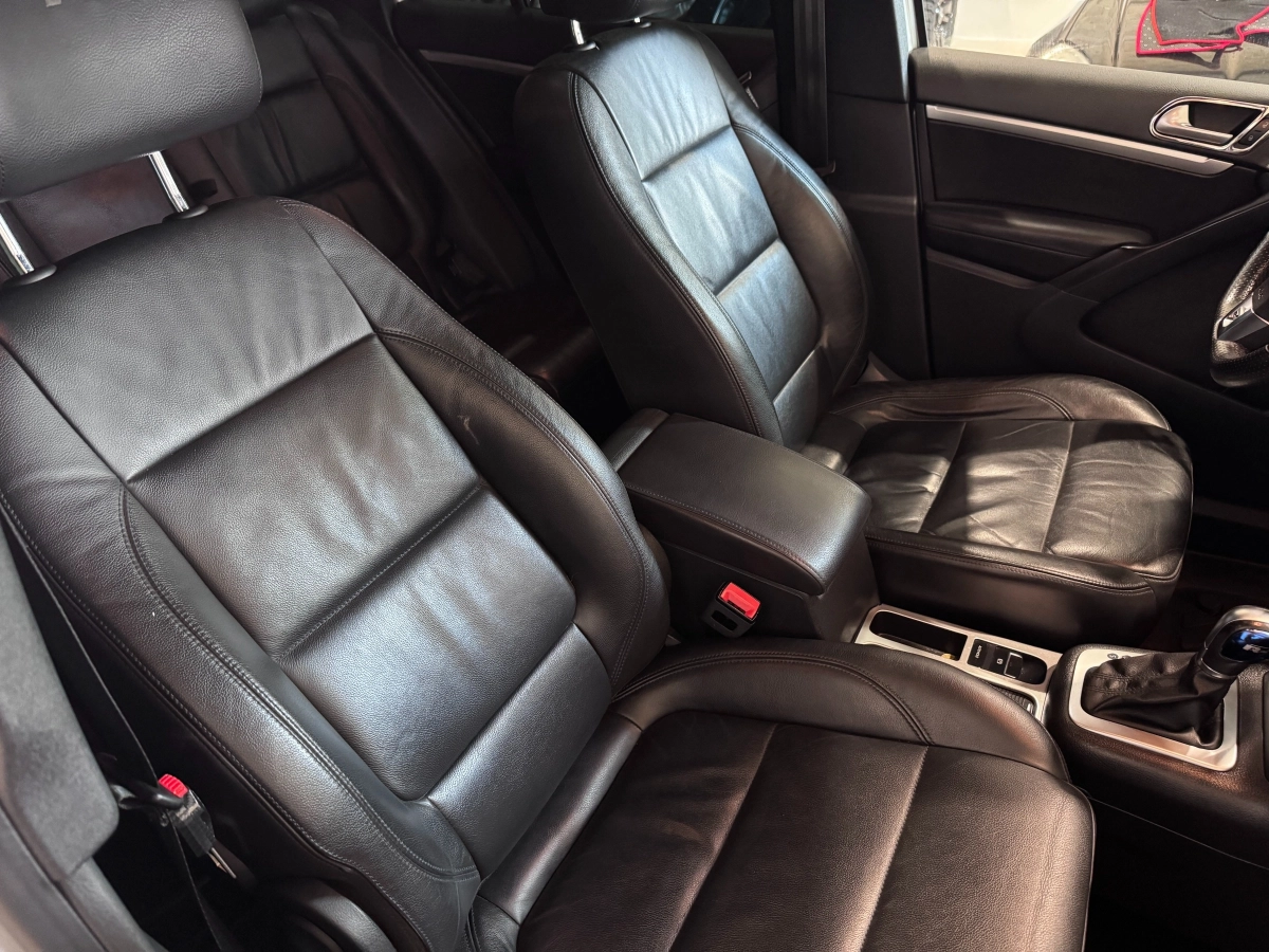 Volkswagen Tiguan - photo 13
