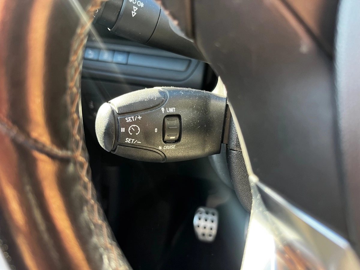 Peugeot 208 - photo 15
