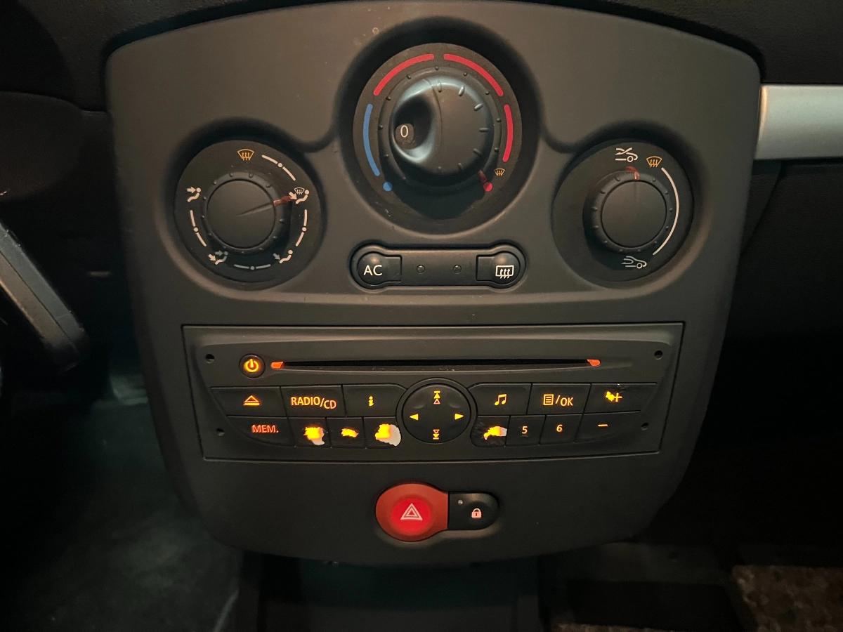 Aperçu indisponible de RENAULT Clio