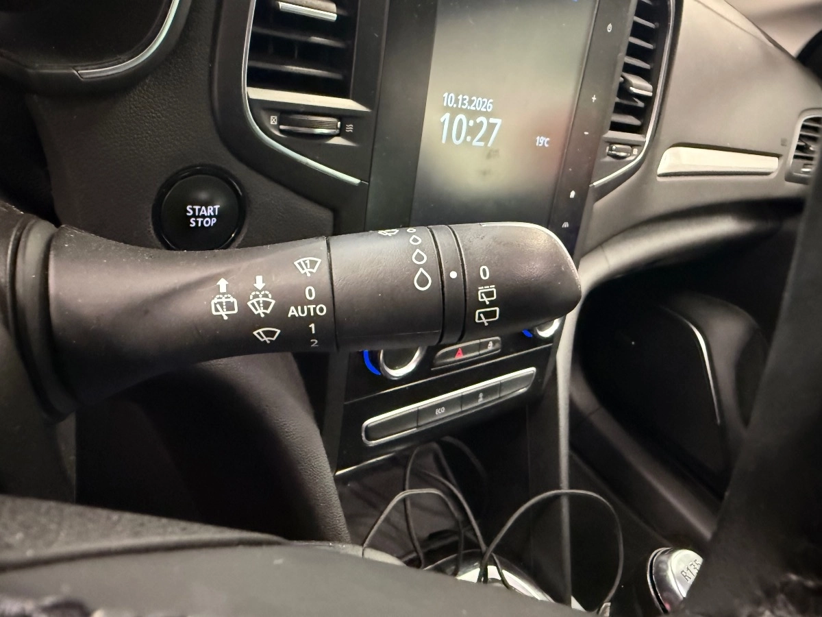 Renault Megane - photo 30