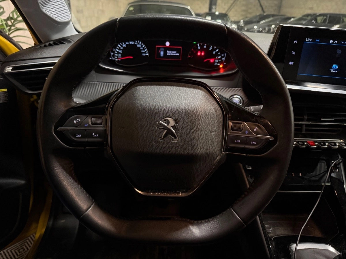 Peugeot 208 - photo 12