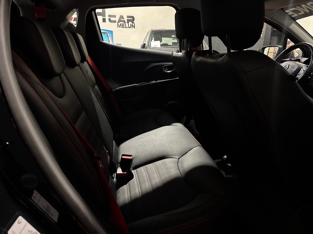 Renault Clio - photo 13