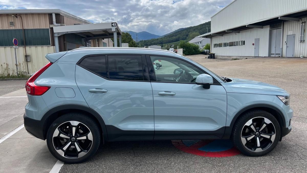Volvo Xc40 2.0 D4 190 MOMENTUM AWD GEARTRONIC BVA