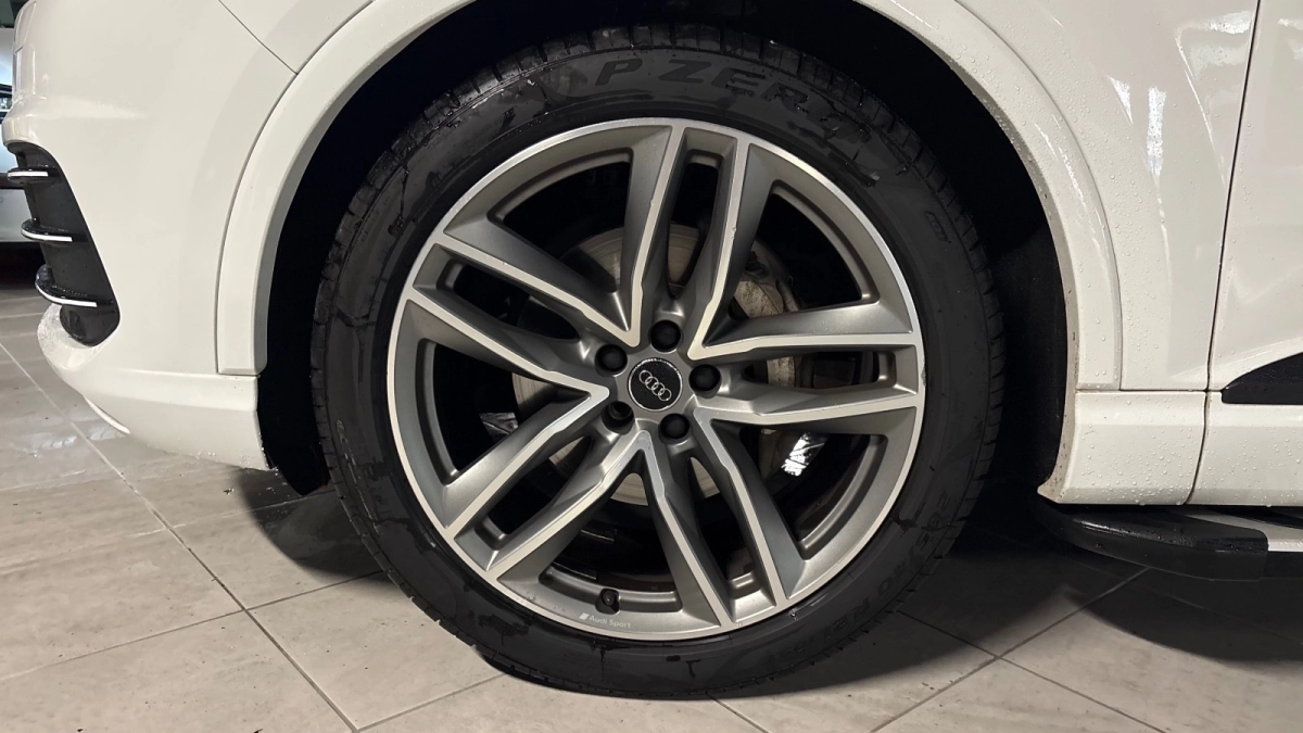 Audi Q7 - photo 11