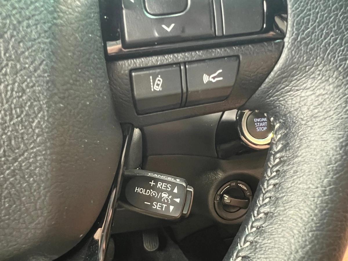 Toyota Hilux 2.8 D-4D 204 DOUBLE CABINE BVA INVINCIBLE 4WD /CAM360/JBL/CARPLAY