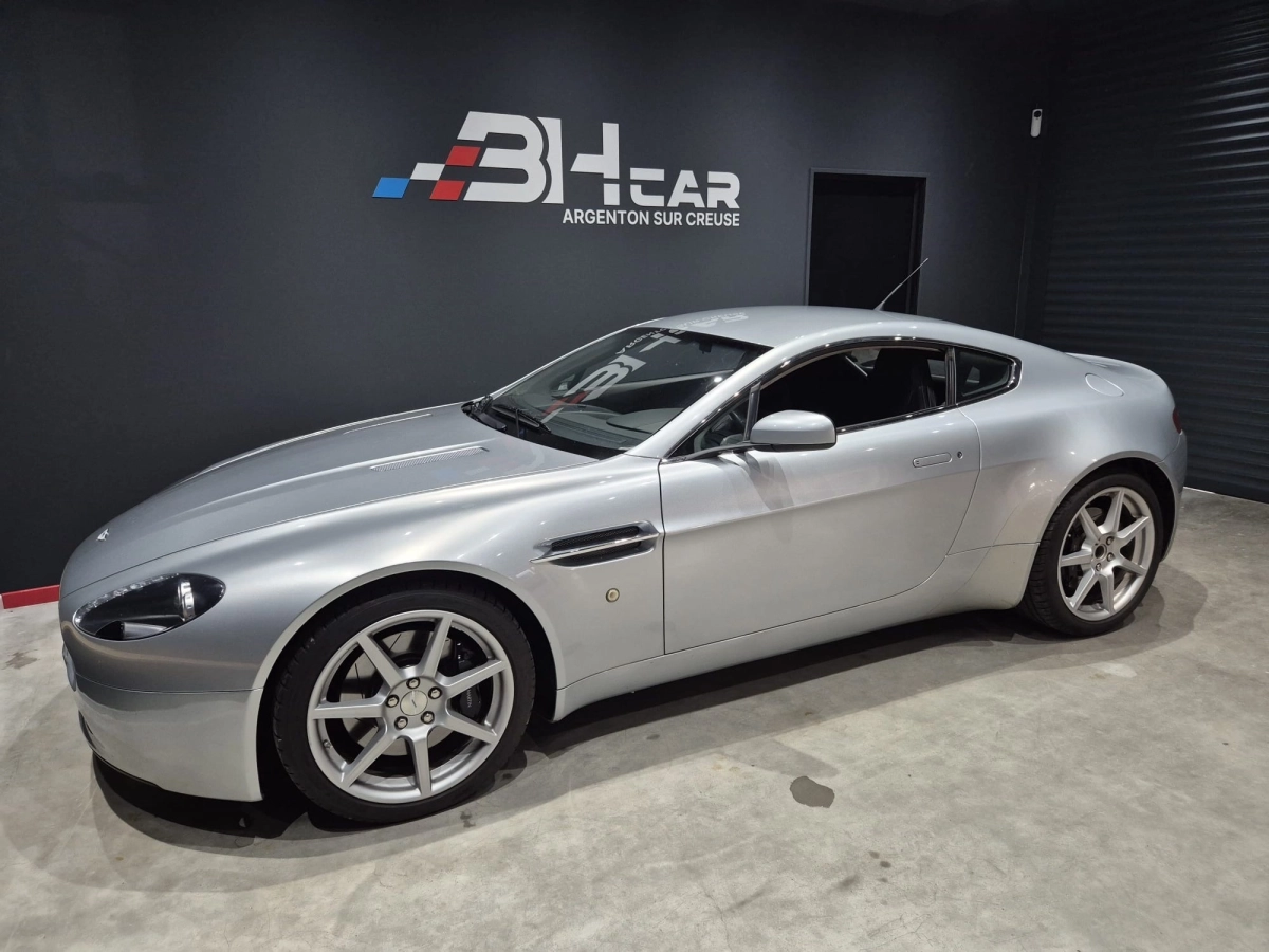 Aston Martin V8 Vantage - photo 10