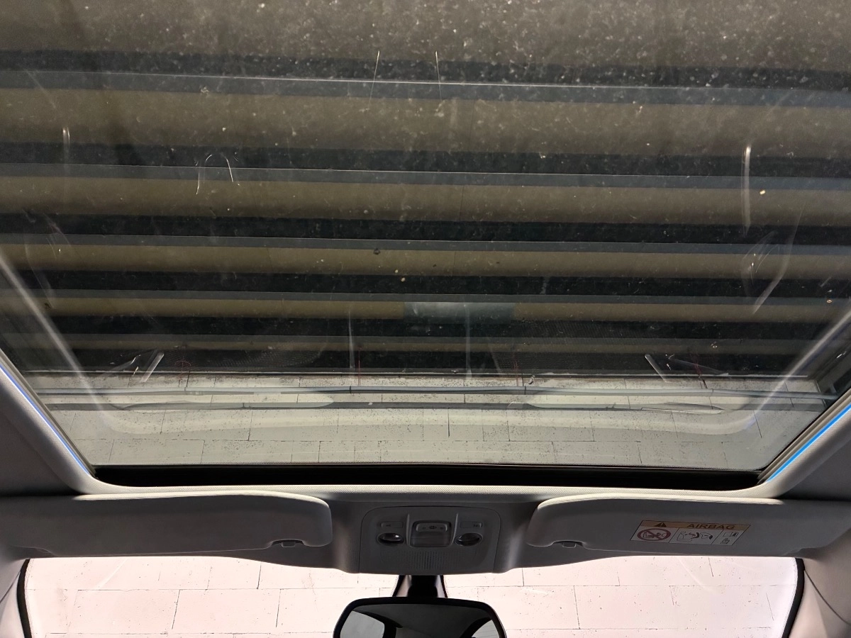 Peugeot 208 - photo 8