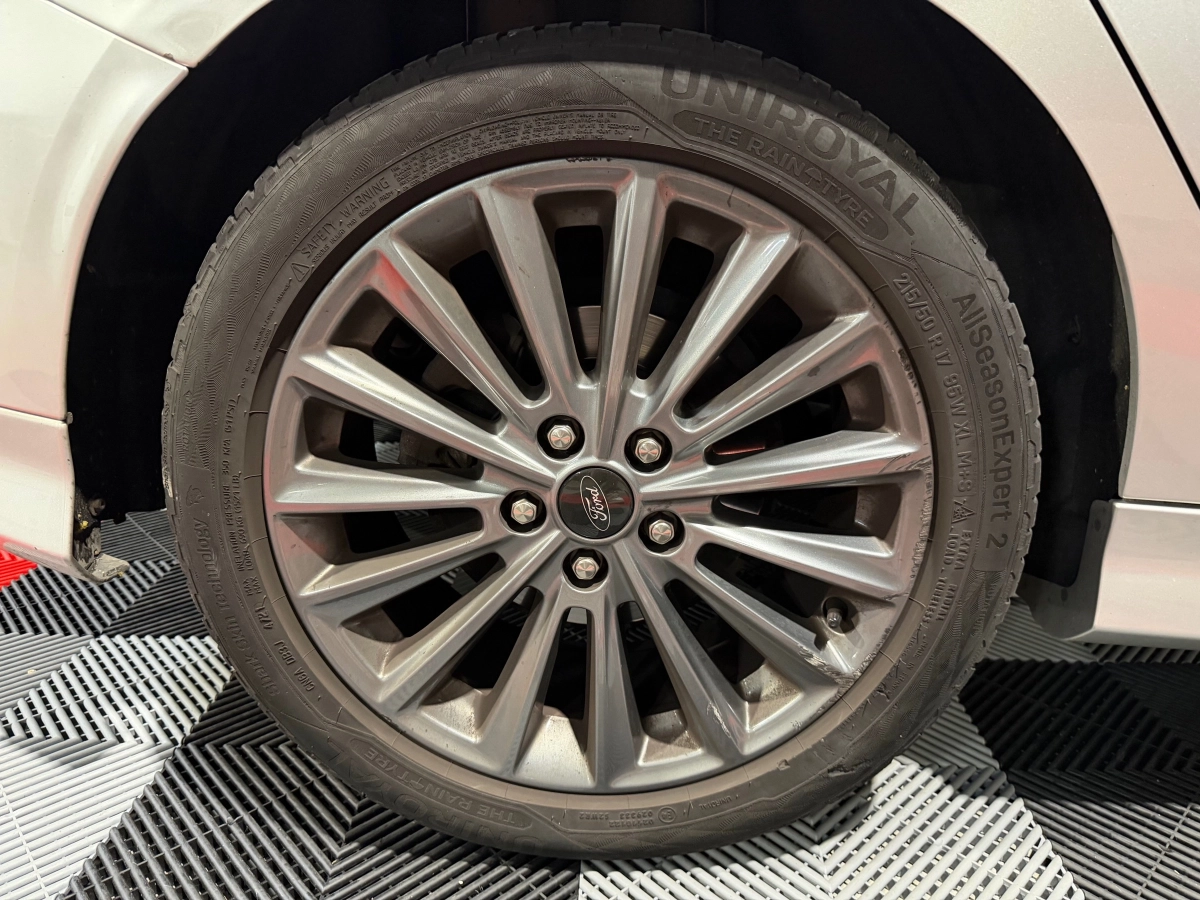 Ford Focus - photo 26