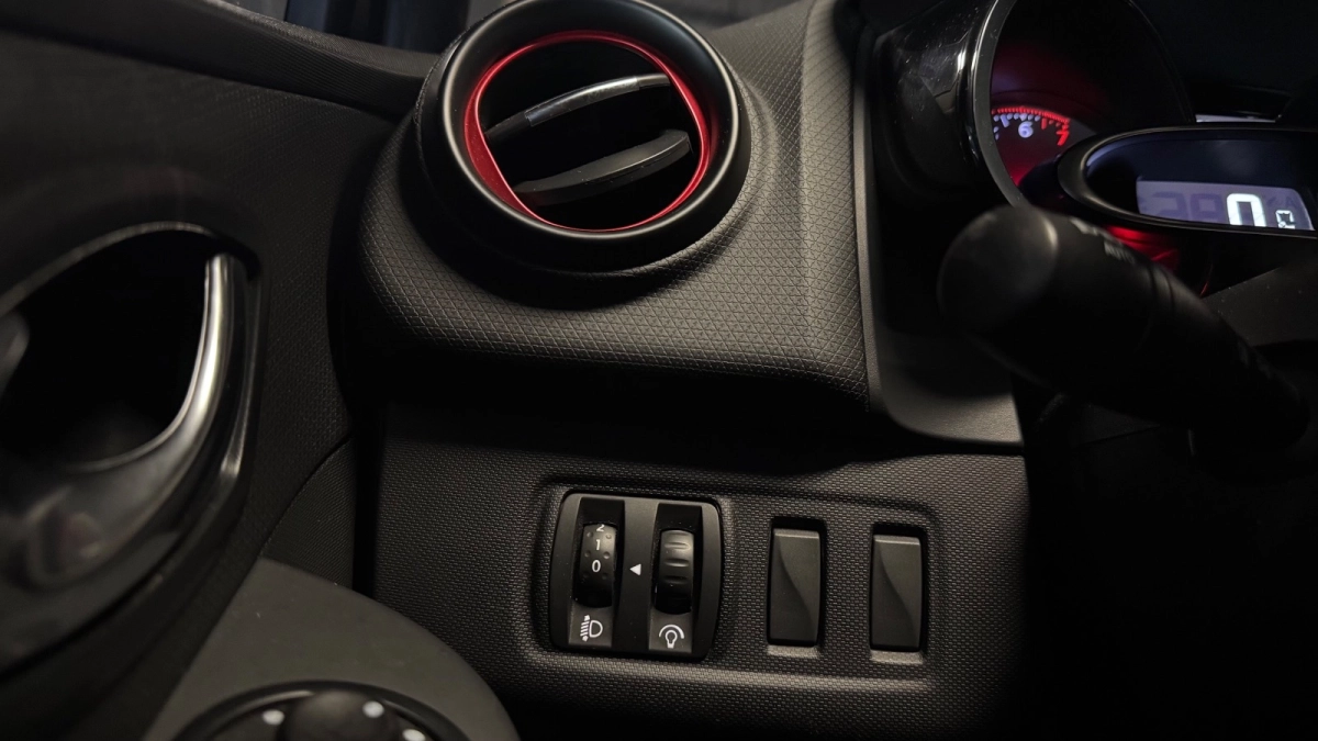 Renault Clio - photo 32