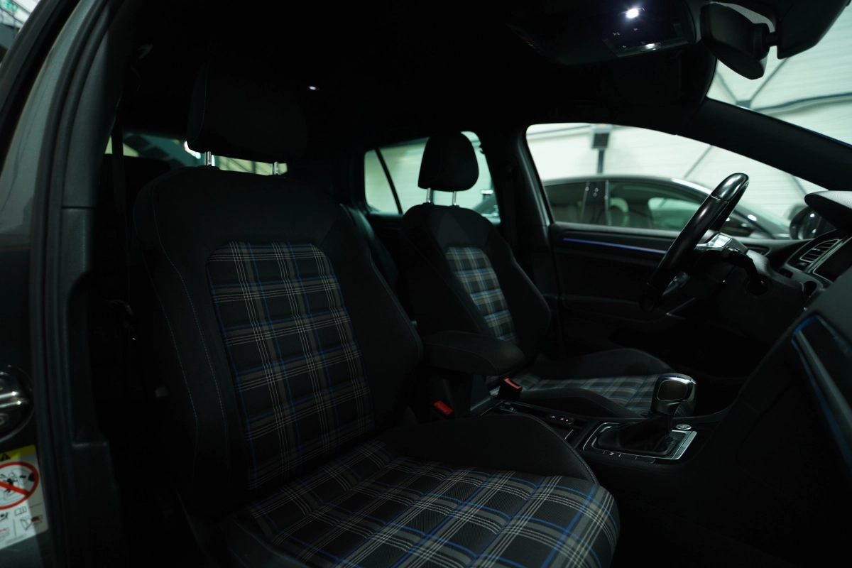 Volkswagen Golf - photo 15