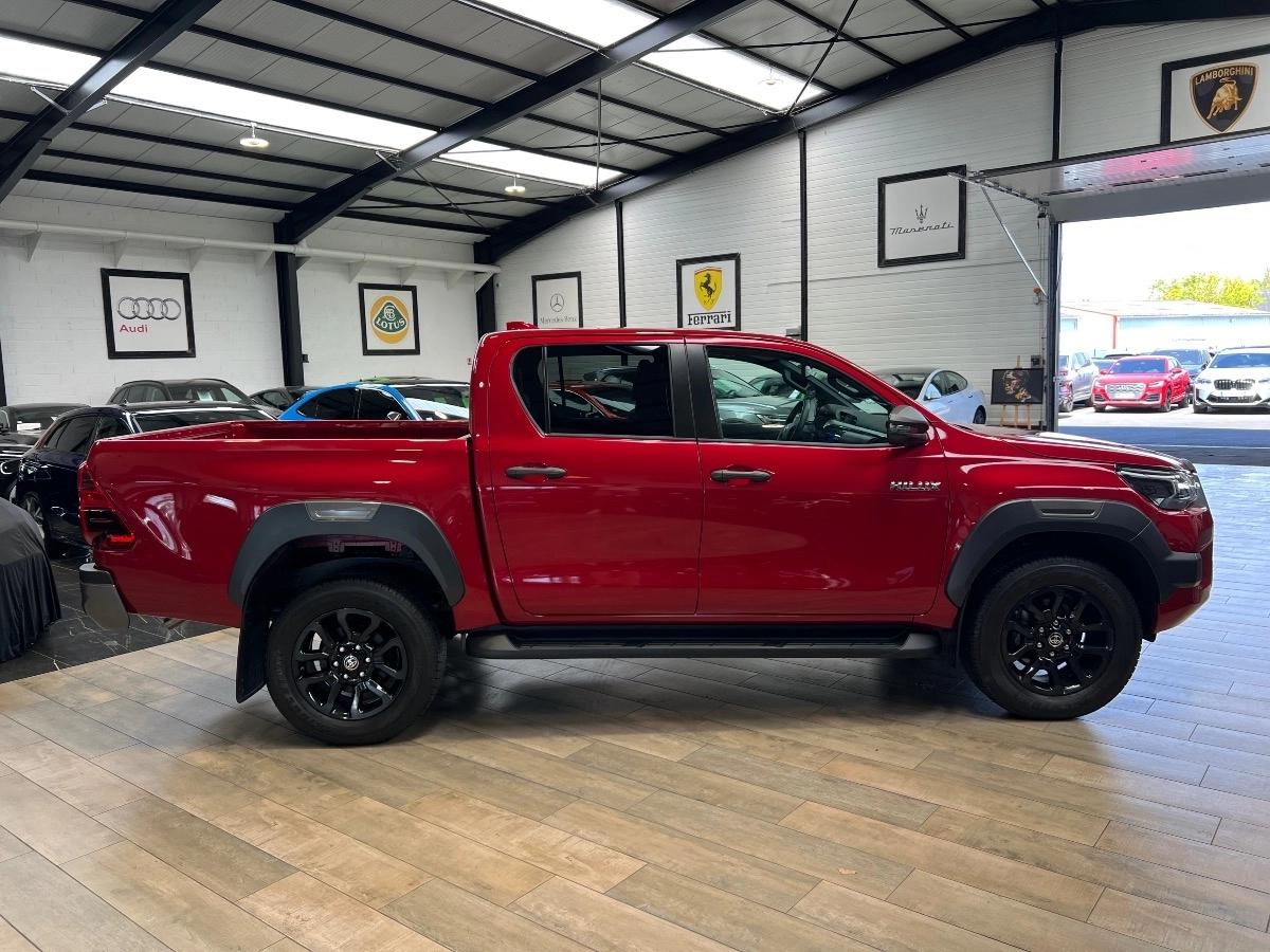 Toyota Hilux 2.8 D-4D 204 DOUBLE CABINE BVA INVINCIBLE 4WD /CAM360/JBL/CARPLAY