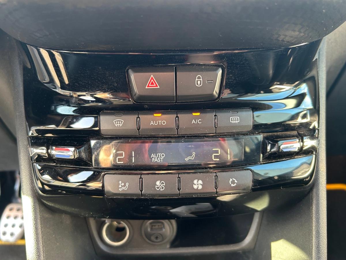 Peugeot 2008 GENERATION-I 1.6 BLUEHDI 120 CROSSWAY