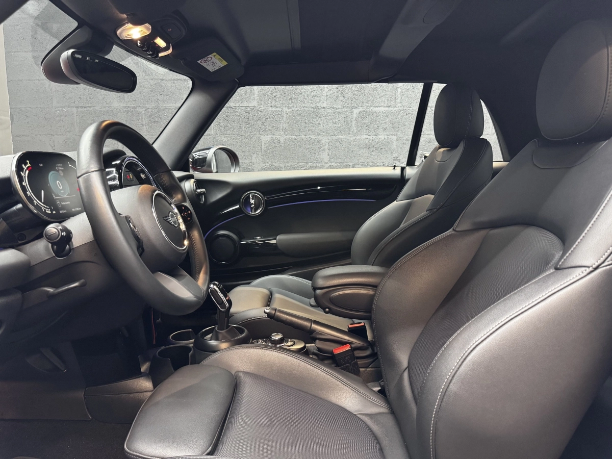 Mini Cabrio - photo 16