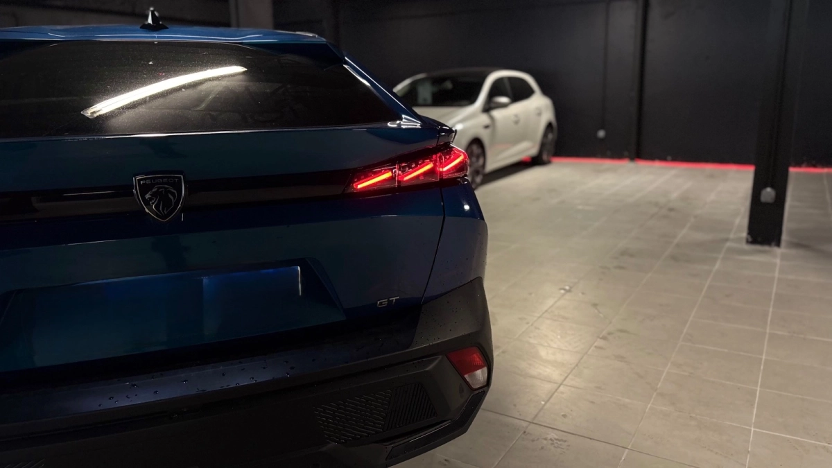 Peugeot 408 - photo 9