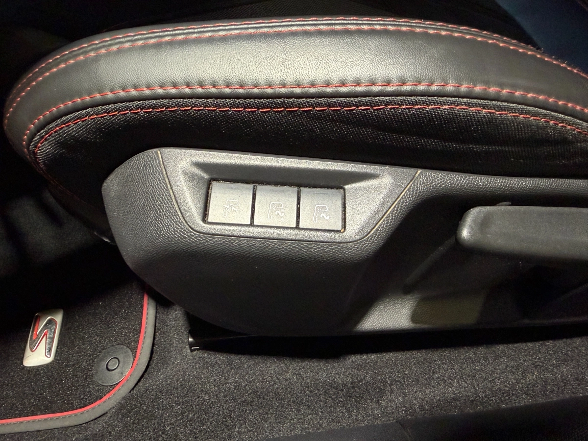 Peugeot 308 - photo 14